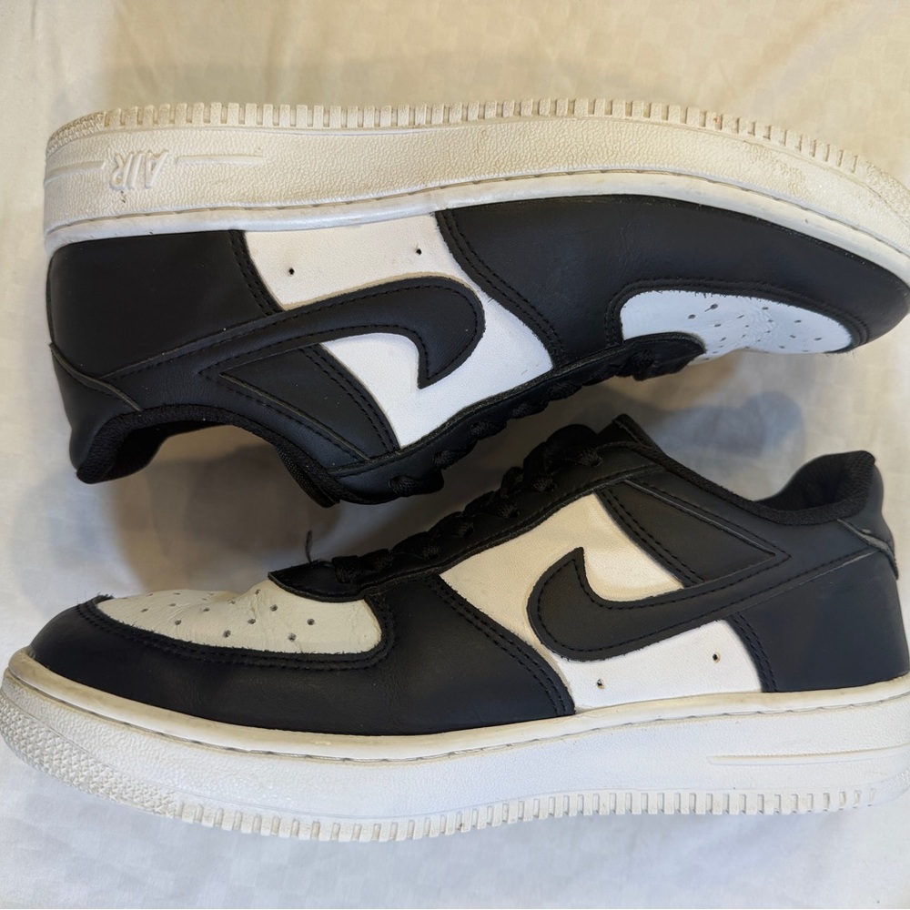 Black White Leather Low-Top Sneakers Men’s Size 7 Nike Style Court Look